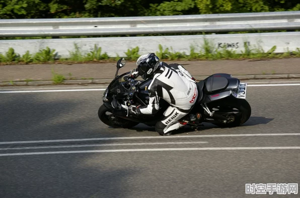 解锁极速激情，极品飞车14，热力追踪赛车全攻略